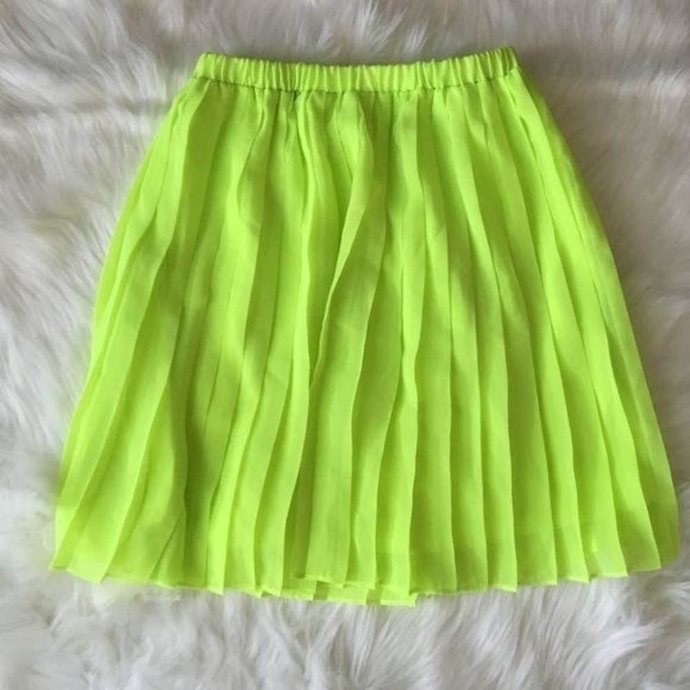 Sparkle & Fade UO Neon Yellow Pleated Skirt MEDIUM - Picture 3 of 8